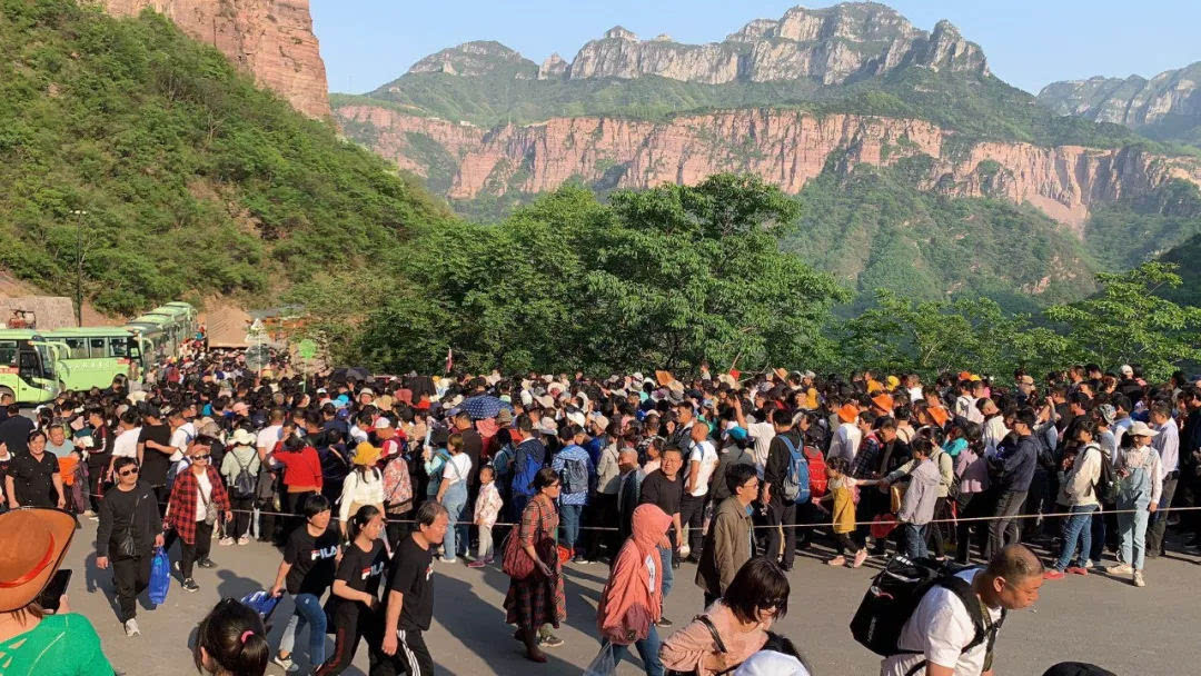 微笑在脸，服务在心，新乡南太行五一小长假完美收官！