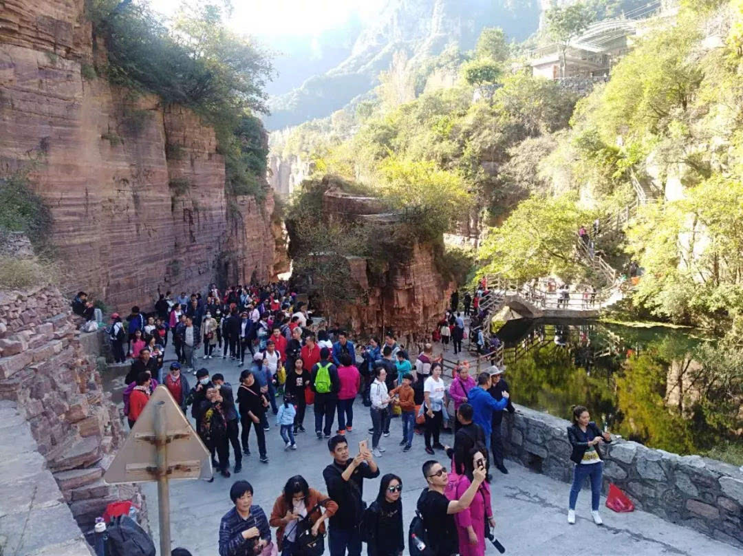 微笑在脸，服务在心，新乡南太行五一小长假完美收官！