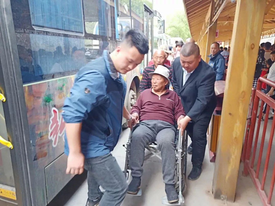 微笑在脸，服务在心，新乡南太行五一小长假完美收官！