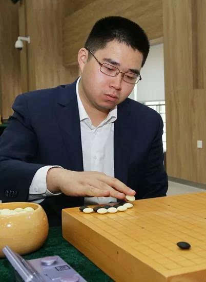 第四届“洛阳白云山杯”中国围棋棋圣战挑战者决定赛将在郑州开幕