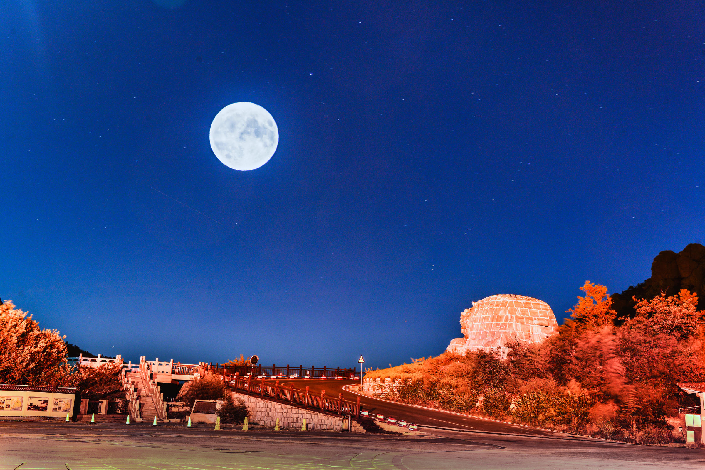 “月”会崂山，我们一起看月亮爬上来-青岛崂山风景区