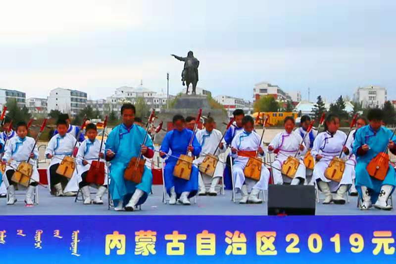 2019元上都“贵由赤”国际长跑赛在内蒙古正蓝旗举行