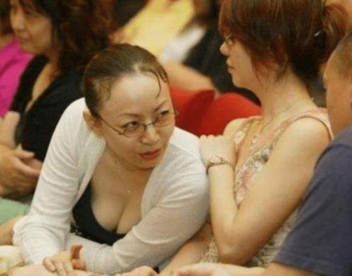 贾玲:我年轻时是班花,宋丹丹:我是校花,蔡明:都给老娘