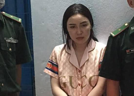 女毒贩开美容院向顾客提供毒品,之后还靠整容来逃避追捕