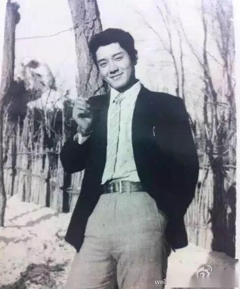 爸爸年轻时很帅是一种什么体验......