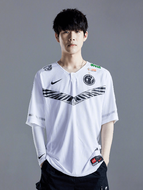 uzi和小明韩服双排默契犹在!theshy当选春季赛常规mvp