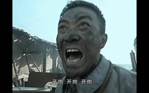 亮剑:同样是李云龙开炮, 老版像英雄, 新版像投降, 差距一目了然