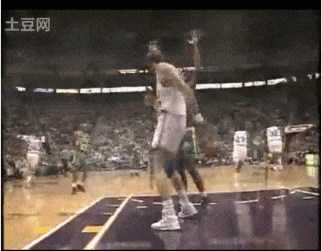 25岁才进入nba!站着就能钉板大帽!他从修车工秒变成传奇盖帽王