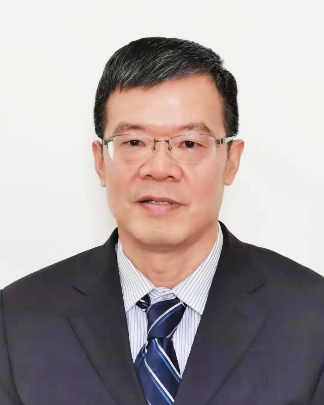 王健，主任医师，医学博士，山东大学教授、博士生导师。擅长骨关节疾病