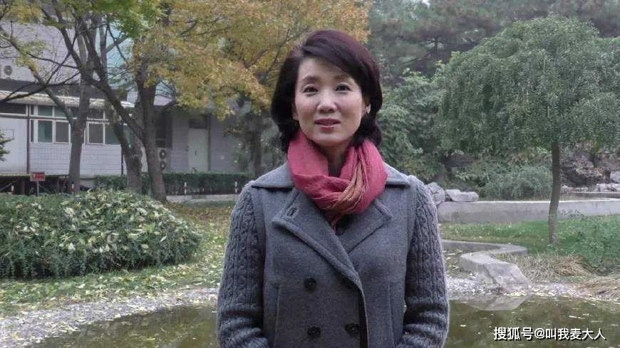 李修平:高考3次,29岁嫁初恋,43岁再嫁高官,唯一遗憾是