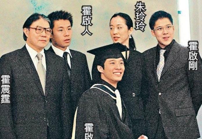 霍震霆培养了霍启刚,却情染侯玉婷,与结婚27年的朱玲玲离婚