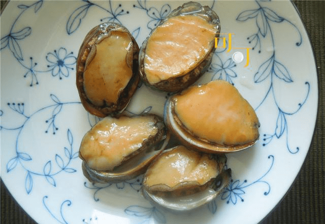 步骤5,接下来我们处理鲍鱼了,一共5只小鲍鱼,5元一个,一人一个共25元.