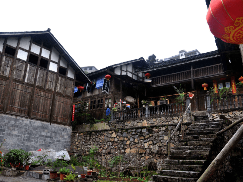 要闻 正文 涞滩古镇位于重庆合川区东北35公里处,由原来的宝华,双龙湖