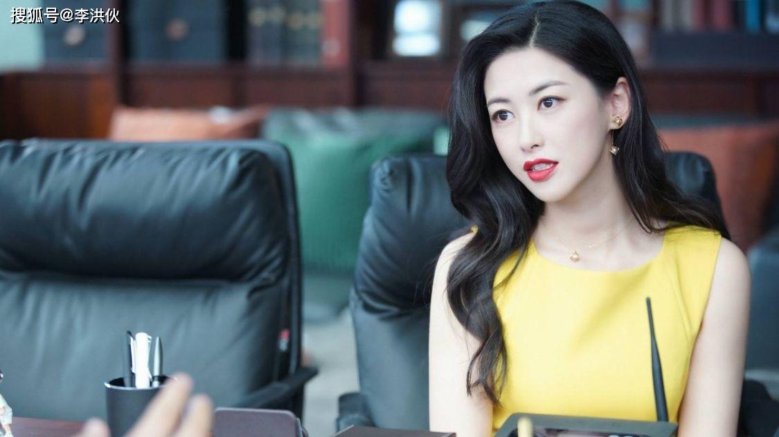 爷爷是开国少将,爸爸是富豪,家世显赫的朱珠不走寻常路