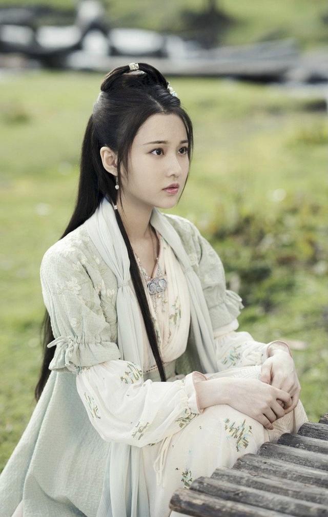 张慧雯参演《有翡》,古装气质绝对优越,和女爱豆差距挺大