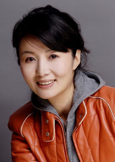 2008年左右,杜志国在拍戏时重逢了演员郑卫莉,因为两人很早就认识了.