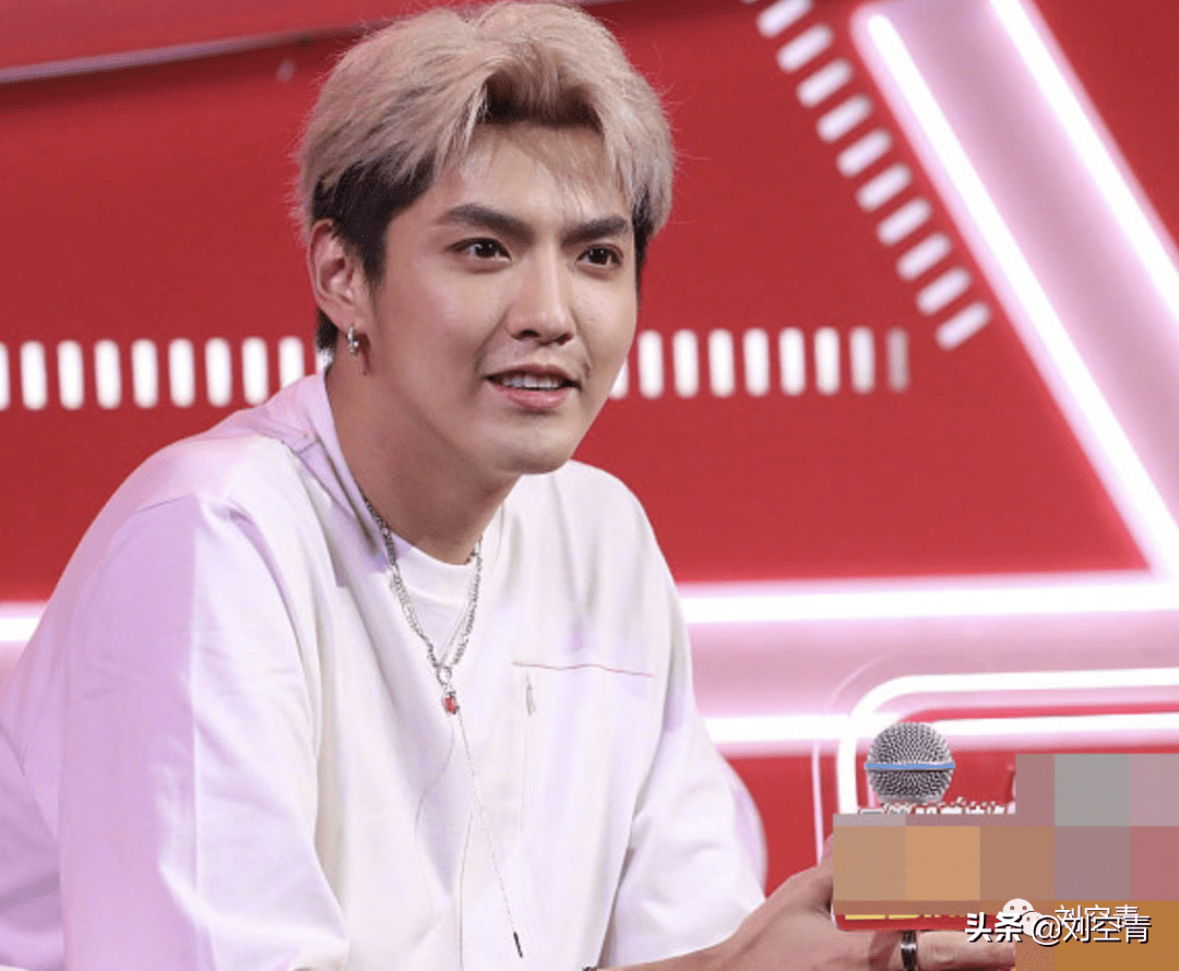 吴亦凡生图曝光法令纹明显被指身材发胖如大叔