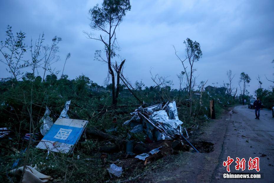 武汉蔡甸区突发龙卷风已致6人死亡