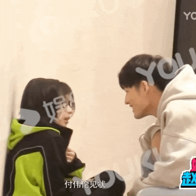快本女主持李浩菲与演员付伟伦当街亲吻,恋情疑似曝光