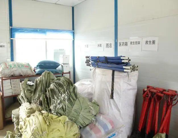 内蒙古两座水库决堤 洪水冲垮国道-WordPress极简博客