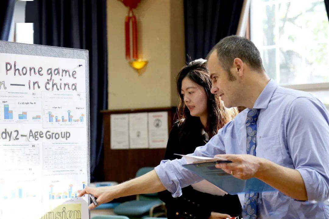 硕士、博士学历的教师高达70%，大部分外教是来自世界名校的高学历人才。其中，数学、化学、信息技术及计算机、物理、生物、stem/科学等科目，由