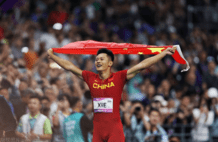 跑出8秒93惊艳世界！31岁中国飞人比世界第一人还快，巴黎冲冠？