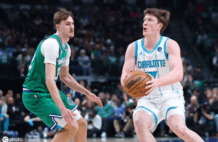 弗拉格49+10克尼普尔34分 独行侠不敌黄蜂