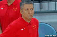 郭士强霸气！其他主帅不敢用的人 被他招入中国男篮 草根三级跳逆袭