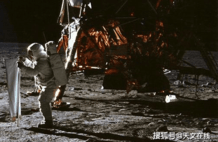 是的，一张太空图片可改变人类的整体视角