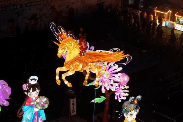 新华视点｜春节临近年味浓 烟火气里迎新春