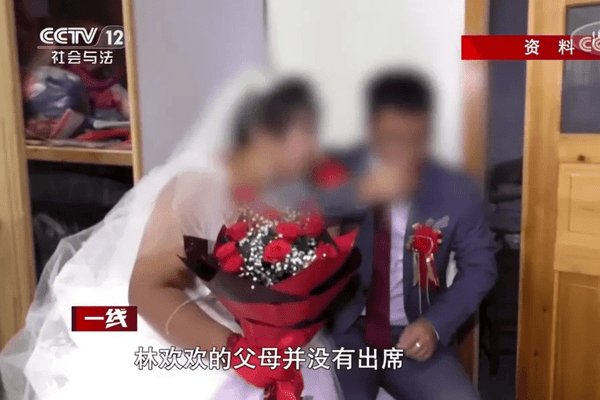 女子一个月结了两次婚！周旋在两个“老公”之间，生下孩子却是第三个男人的……