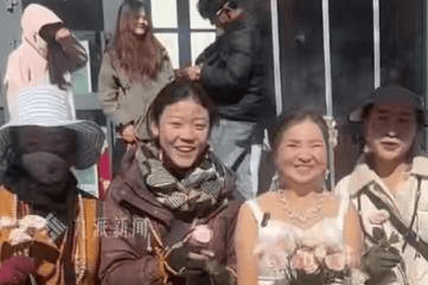 结婚20年丈夫出轨13年，痛哭致右眼失明，56岁阿姨离婚10年旅行43国：我仍相信爱情