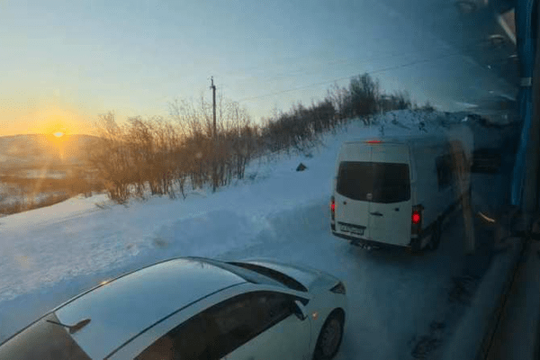 中国游客称因道路积雪被困俄罗斯“极光村” 超40小时，俄媒：滞留游客都已离开