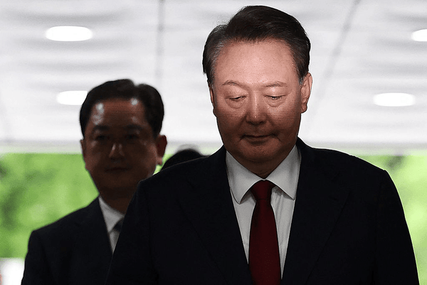 尹锡悦涉嫌发动内乱案一审被判无期徒刑，会被赦免吗？