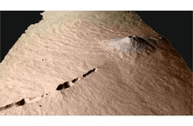 年轻火星火山揭示长期地质活动