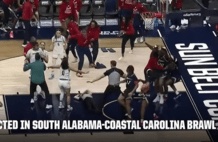 罕见！NCAA女篮爆发斗殴事件：8名球员遭驱逐 女裁判受伤倒地