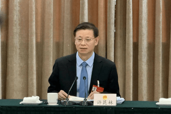 辽宁省委书记，公开批评“官本位”、吃拿卡要、效能低