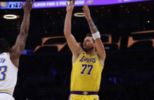 128-117！詹姆斯休战，东契奇三节砍44分，湖人送步行者8连败