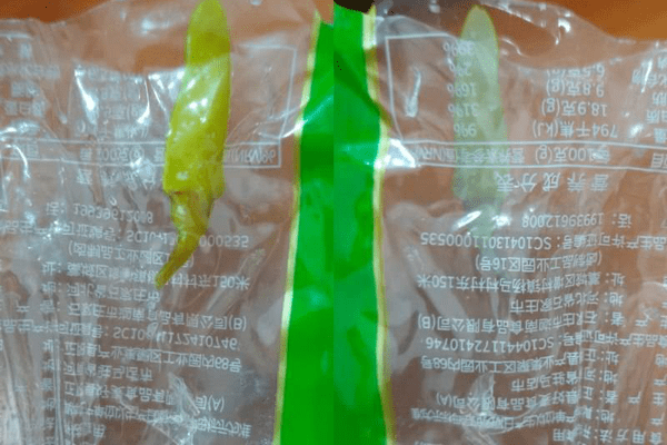 零食“包装套路”调查：泡椒凤爪上的泡椒全靠印，红色年糕鱼拆开变白色
