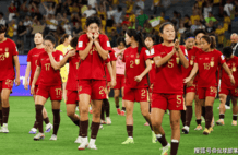 中国女足出局仅3小时，51岁主帅突然离任，无需付违约金原因曝光
