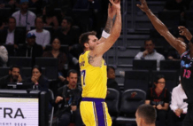 134-126！东契奇60分，詹姆斯平纪录之战砍三双，湖人灭火迎8连胜