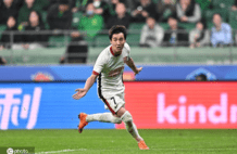中超-韦世豪传射张玉宁破门 成都2-1绝杀国安不败领跑
