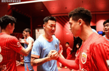 上港肠子悔青了？放走的国脚王牌中场在玉昆爆发，自己却深陷泥潭