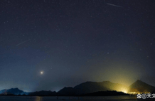 观星指南：蓝月亮、渐弱彗星与众多流星