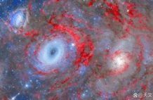 天文学家对神秘‘红怪’星系起源存困惑