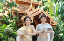组图：吴艳妮分享与妈妈合照 母女俩高颜值瞩目