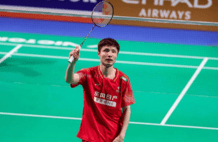 羽毛球泰国赛-石宇奇2-0金廷进次轮 陈雨菲2-1逆转过关