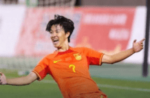 一战成名！16岁“加强版王钰栋”2场造5球：帮国少大胜韩国