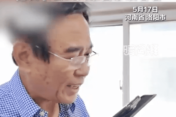 27年前捐5000美元植树的美国人找到了，他要回内蒙古看看这片树林！