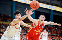 布朗30分胡金秋17+8 广厦2-0深圳获得赛点